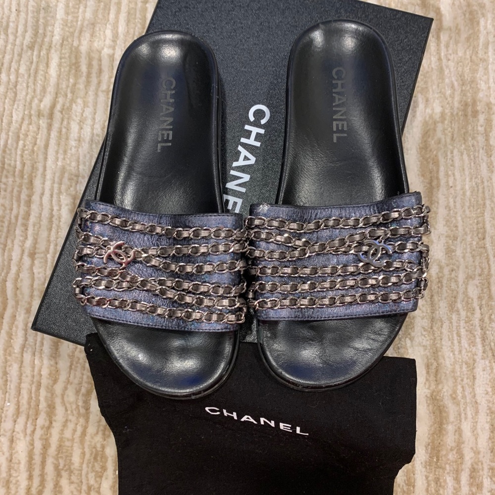 Chanel chain slides